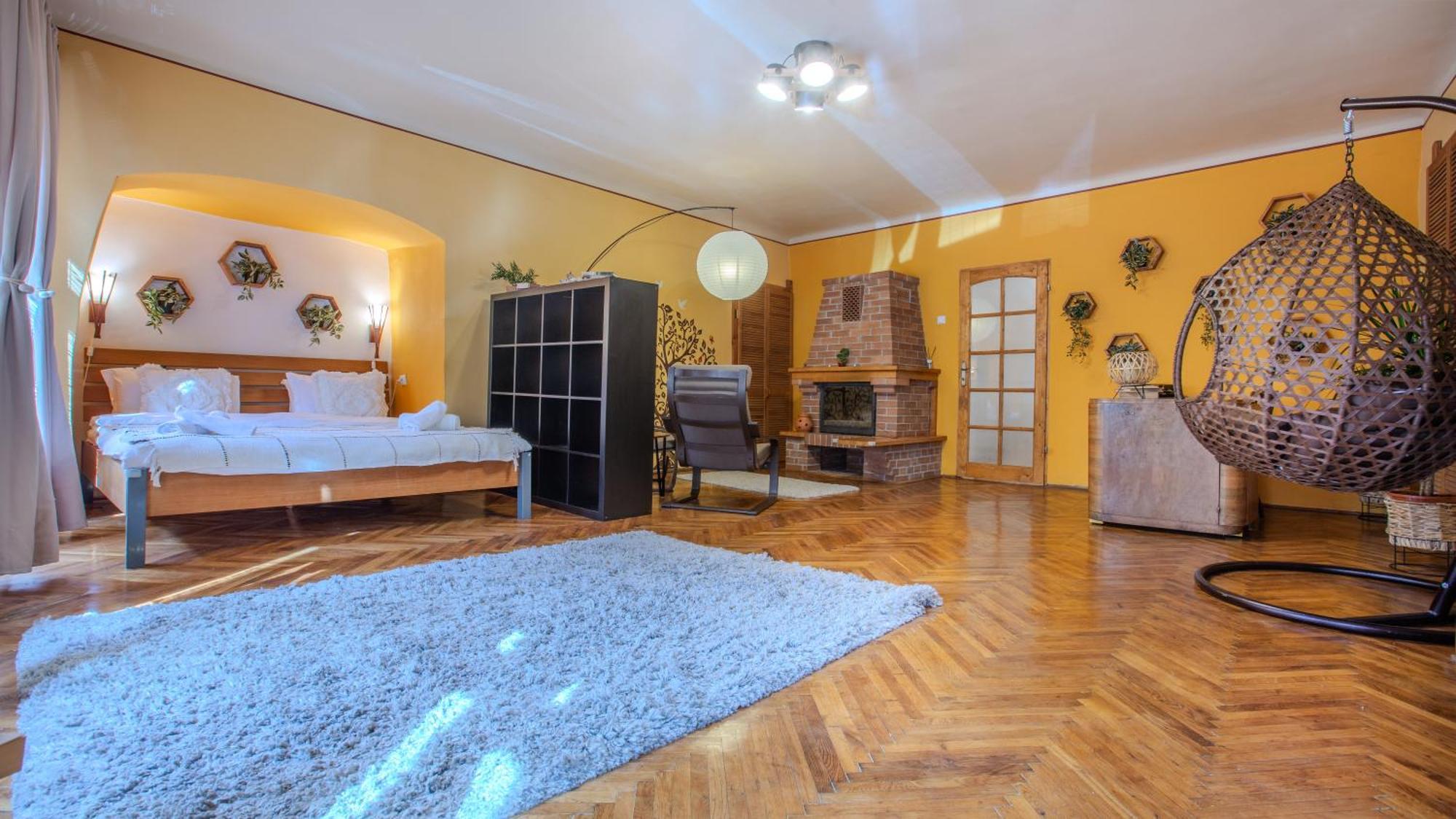 Tree House-Old Town Brasov Appartement Buitenkant foto