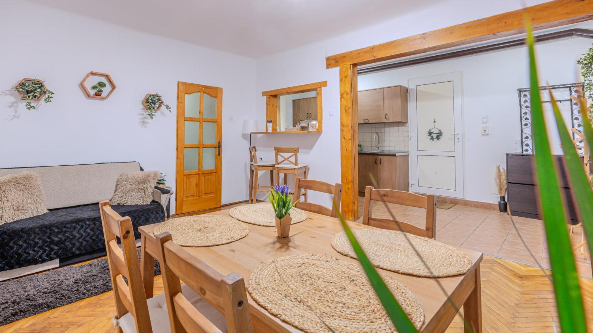 Tree House-Old Town Brasov Appartement Buitenkant foto