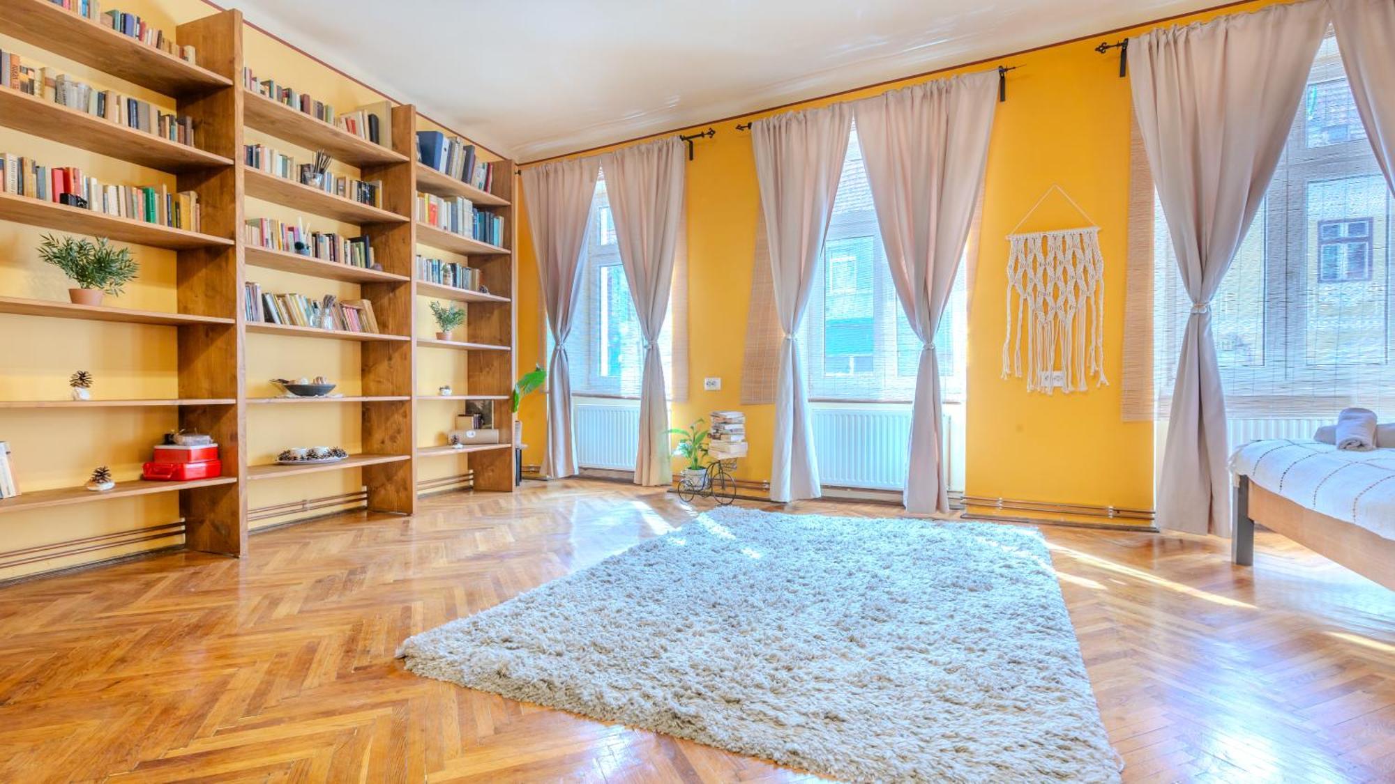 Tree House-Old Town Brasov Appartement Buitenkant foto